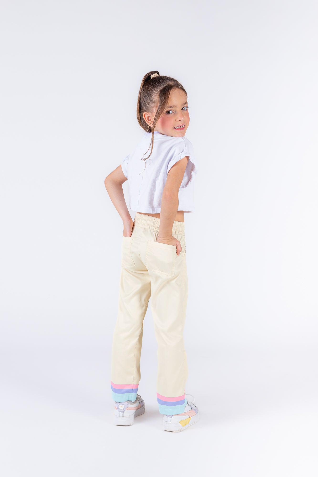 PANTALON BOTA ANCHA NIÑA BANANA