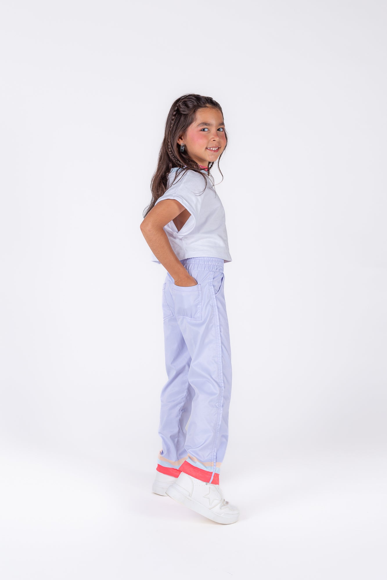 PANTALON BOTA ANCHA NIÑA LILAC